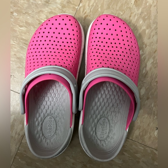 Crocs - Picture 2 of 2